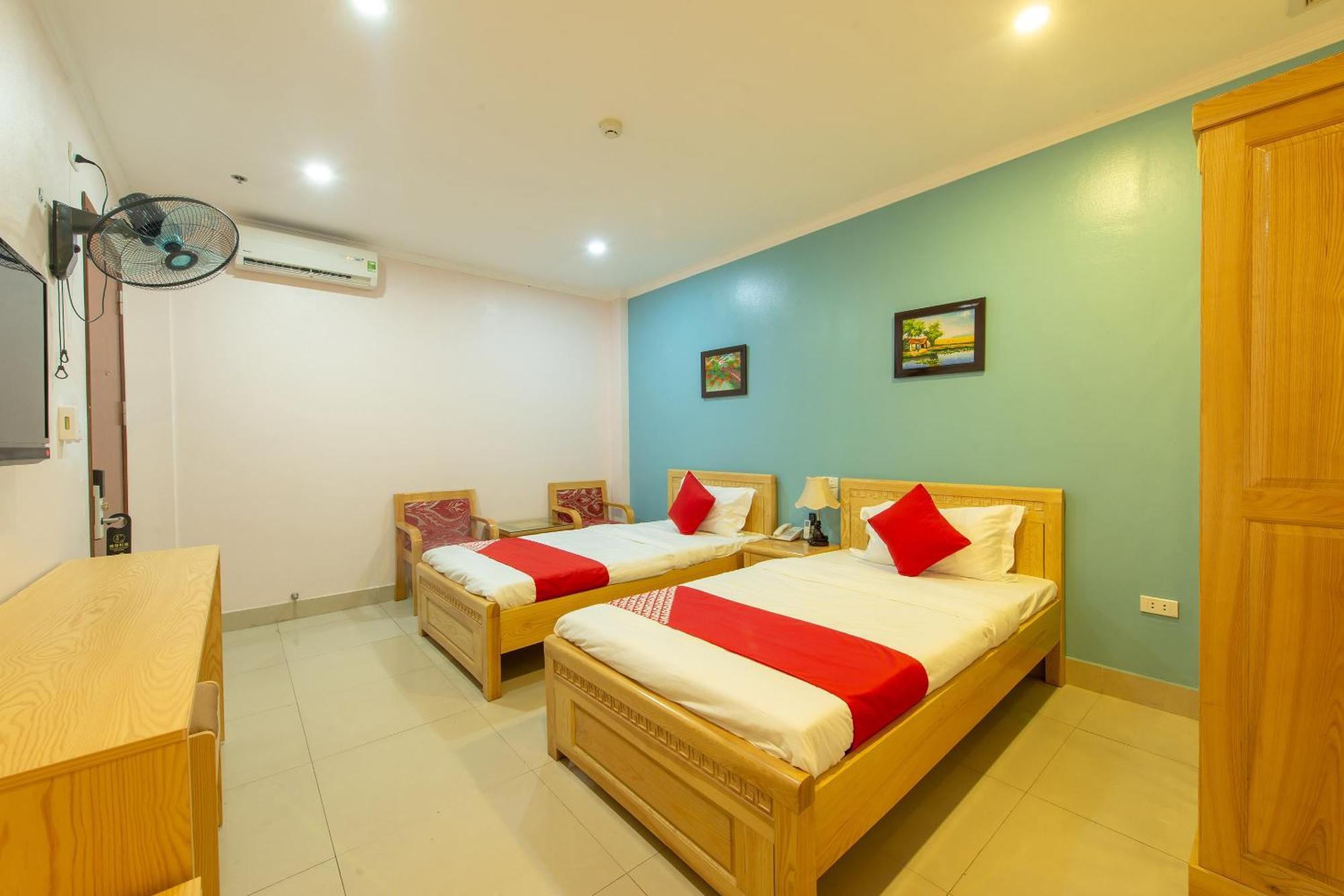 Capital O 417 Truong Son Hotel Hanoï Extérieur photo