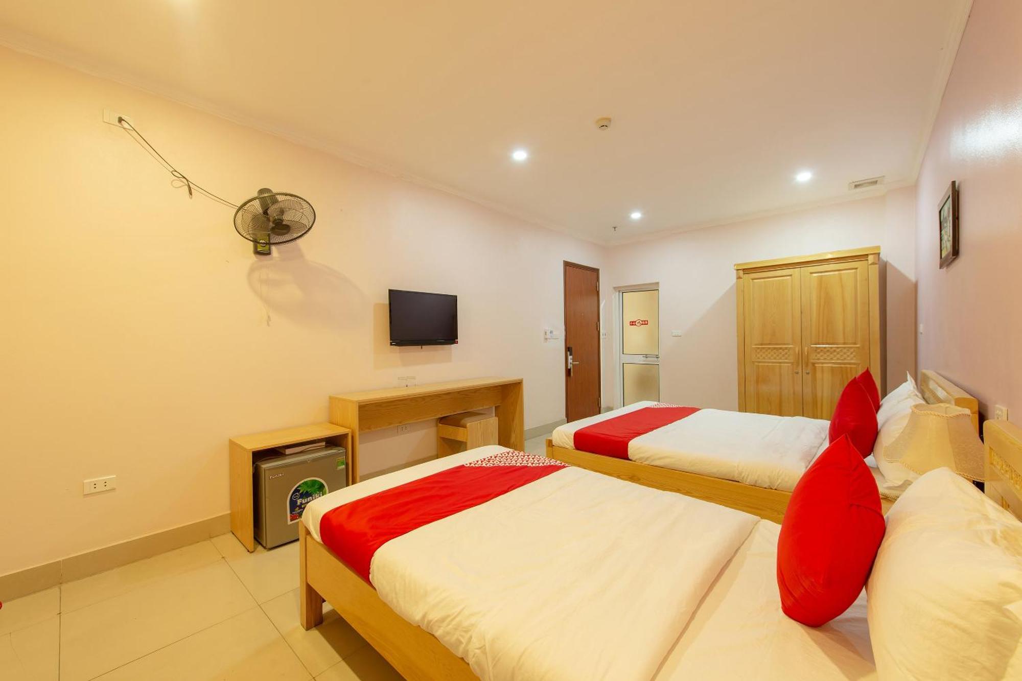 Capital O 417 Truong Son Hotel Hanoï Extérieur photo