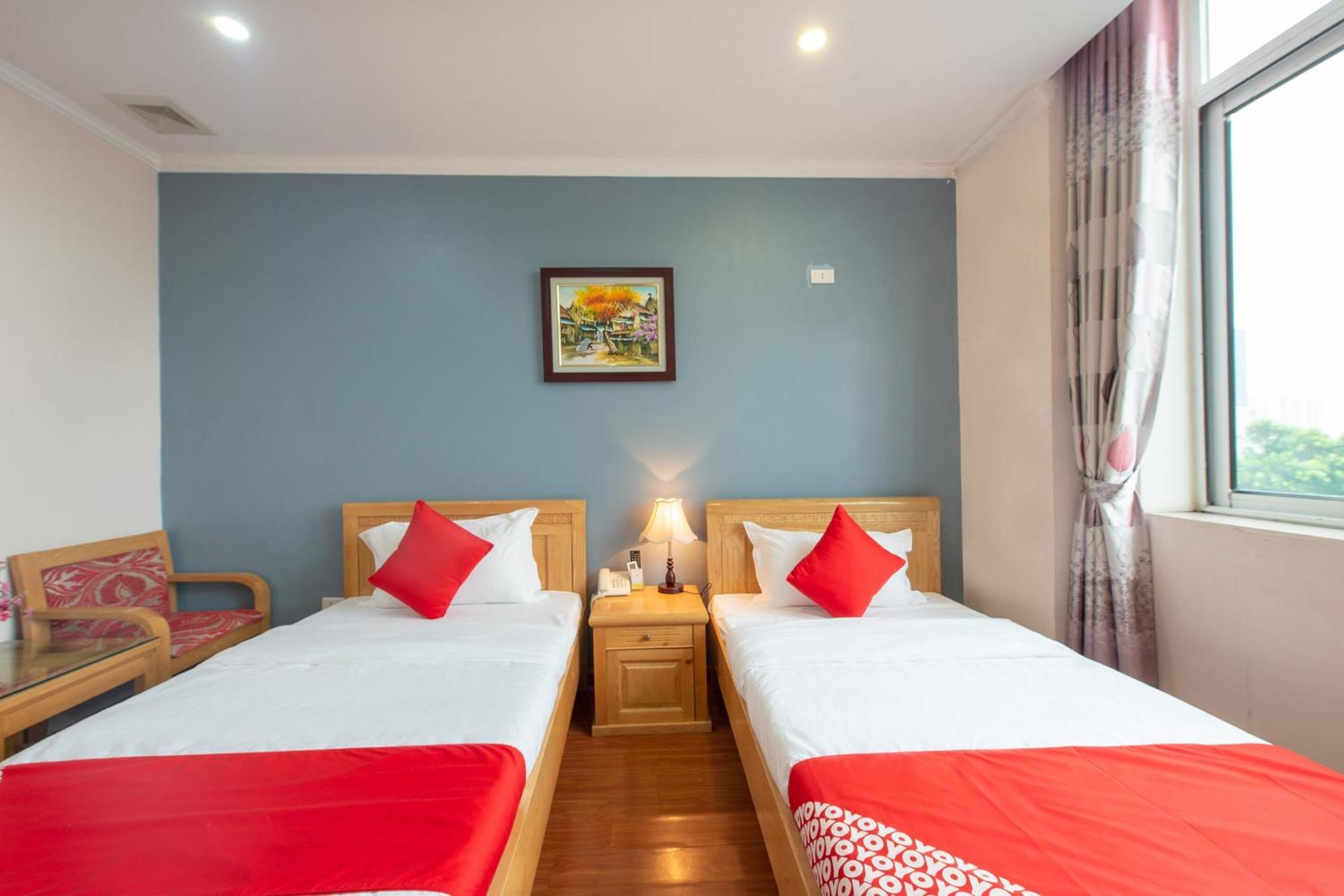 Capital O 417 Truong Son Hotel Hanoï Extérieur photo