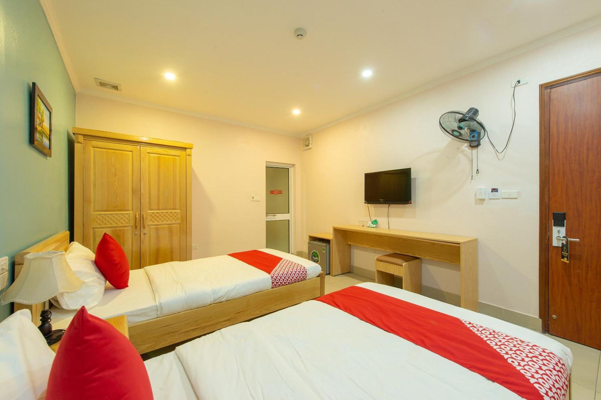 Capital O 417 Truong Son Hotel Hanoï Extérieur photo